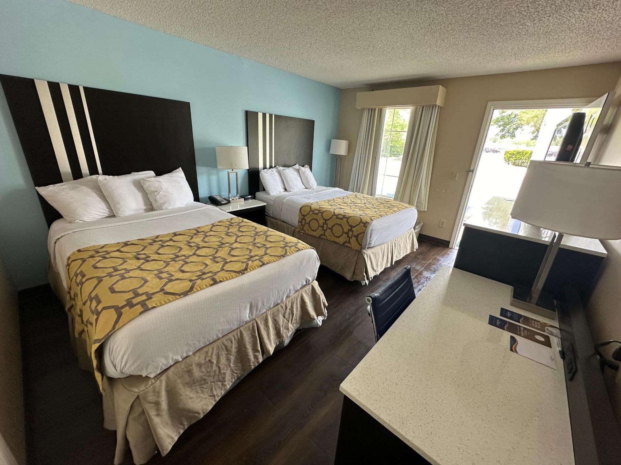 Baymont By Wyndham Thomasville Exterior photo