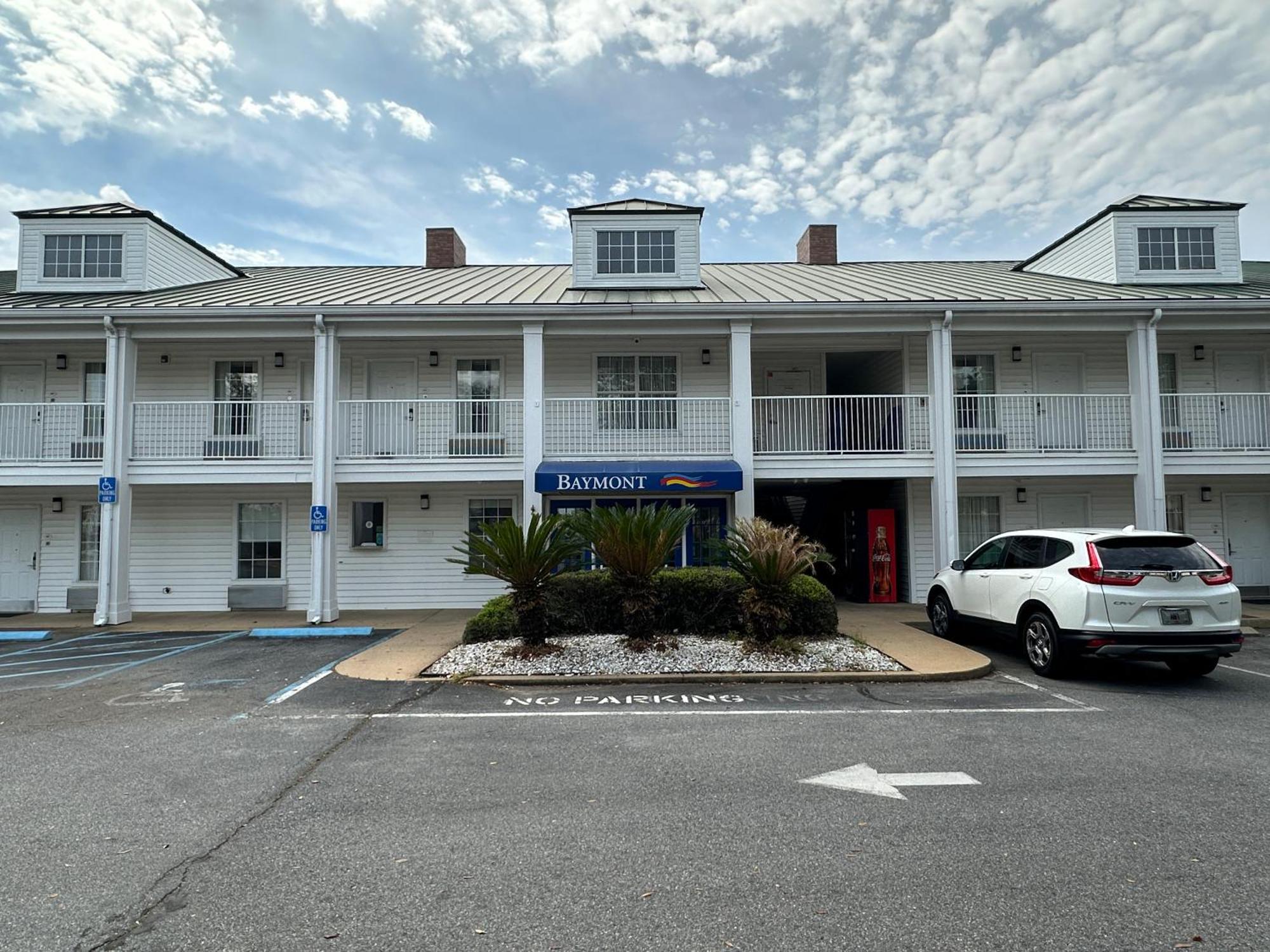 Baymont By Wyndham Thomasville Exterior photo
